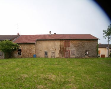 Maison à renover à champagne (loisia)